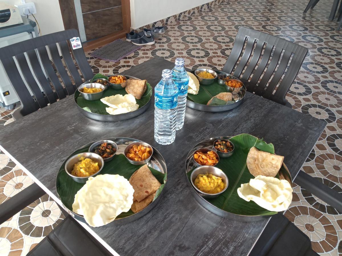 Krishna Homestay Hampi Bagian luar foto